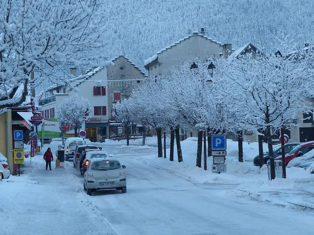 Hotel Hôtel Au Feu De Bois bar à vin le 1605 Autrans-Meaudre-en-Vercors
